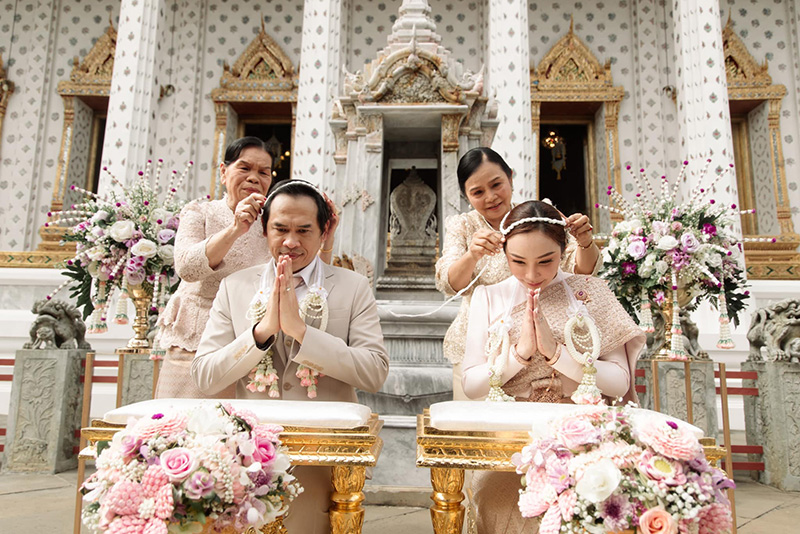 แจ็ค เดอะโกสต์ ควงแขน ตั๊กกี้ เข้าพิธีแต่งงาน บ่าวสาวสวมชุดไทยสวยหล่อ 