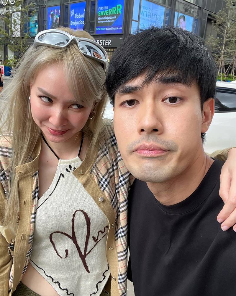 โฟร์ ศกลรัตน์ หน่อง ธนา