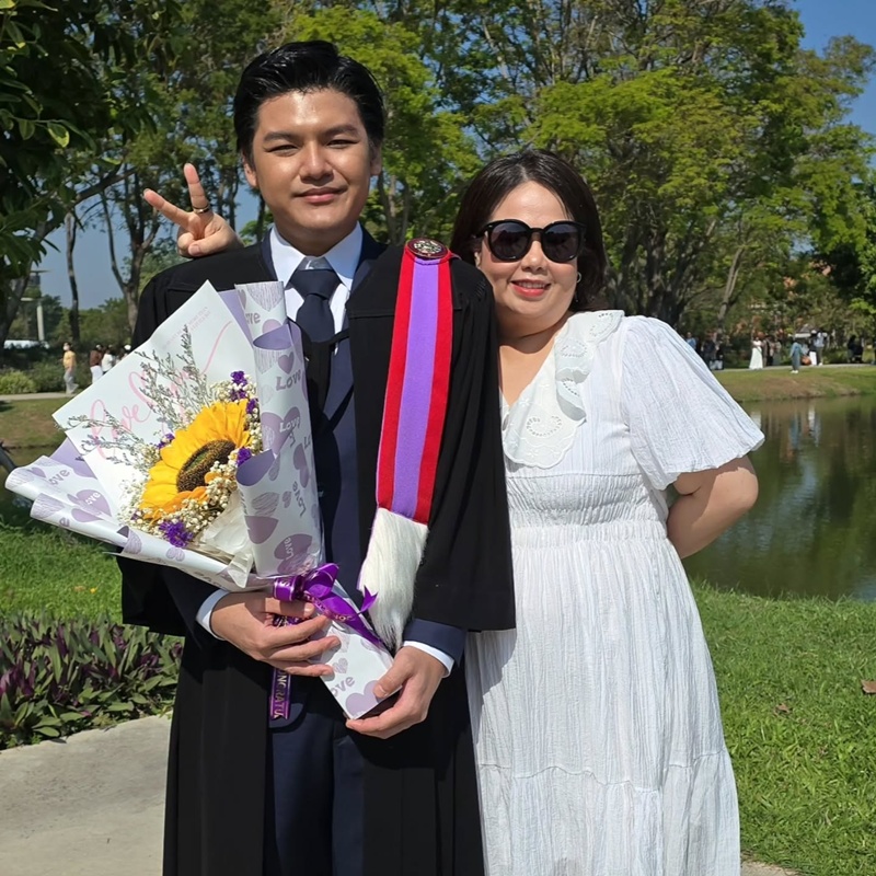 น้องภู ลูกชาย ตั๊ก-นุ้ย รับปริญญาแล้ว