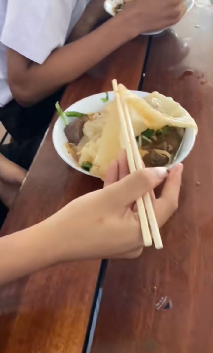 ก๋วยเตี๋ยวเส้นใหญ่