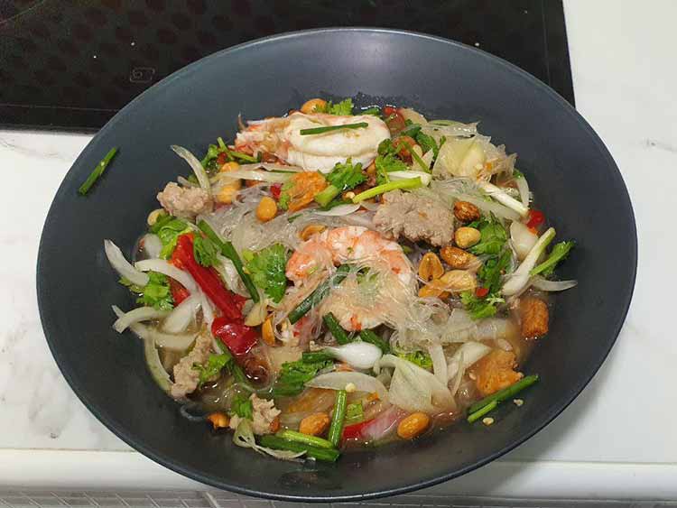 ยำวุ้นเส้นหมูสับ กุ้งสด