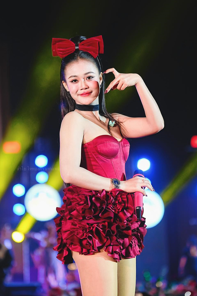  เปิดตัวแดนเซอร์ชายคนใหม่ของ ลำไย ไหทองคำ 