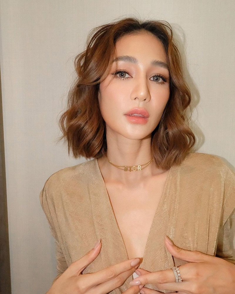 เนย โชติกา