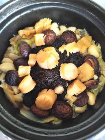 ผักกาดขาวหอยเชลล์อบหม้อดิน เมนูมงคลตรุษจีน เมนูตรุษจีน 2026 อาหารจีน สูตรอาหาร