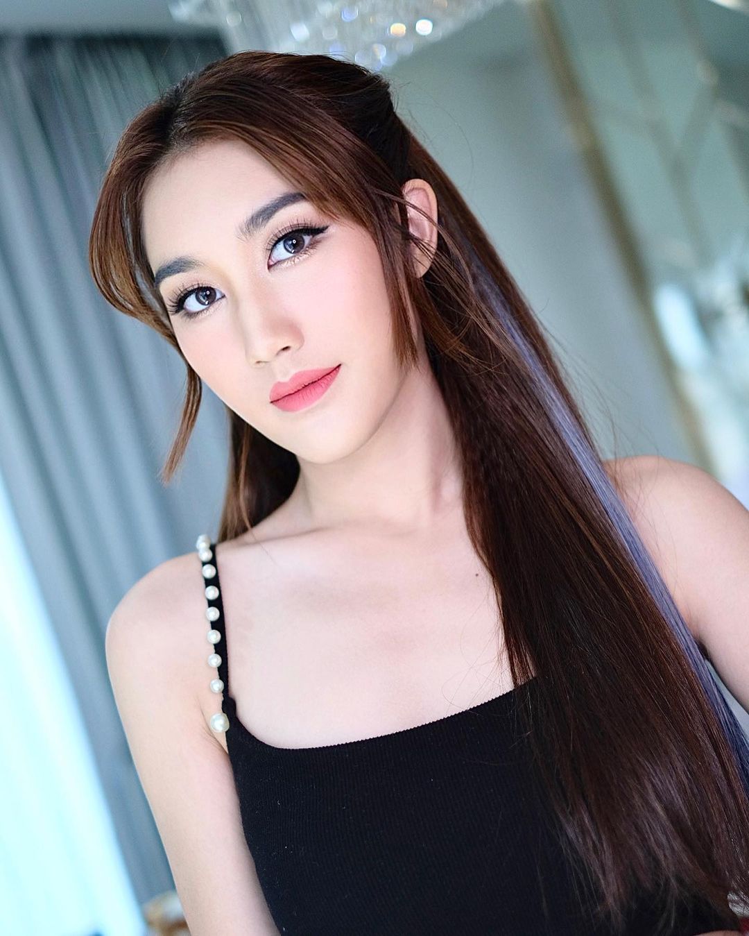  เบส รักษ์วนีย์