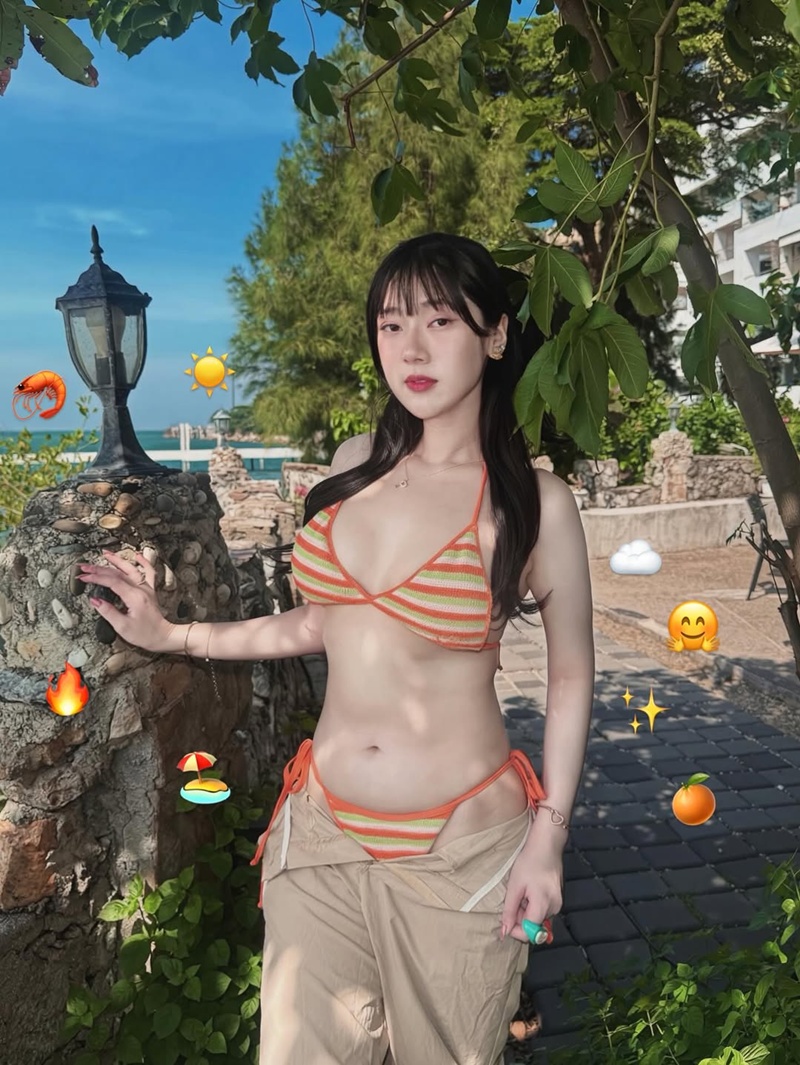 พลอย พลอยสุรีย์