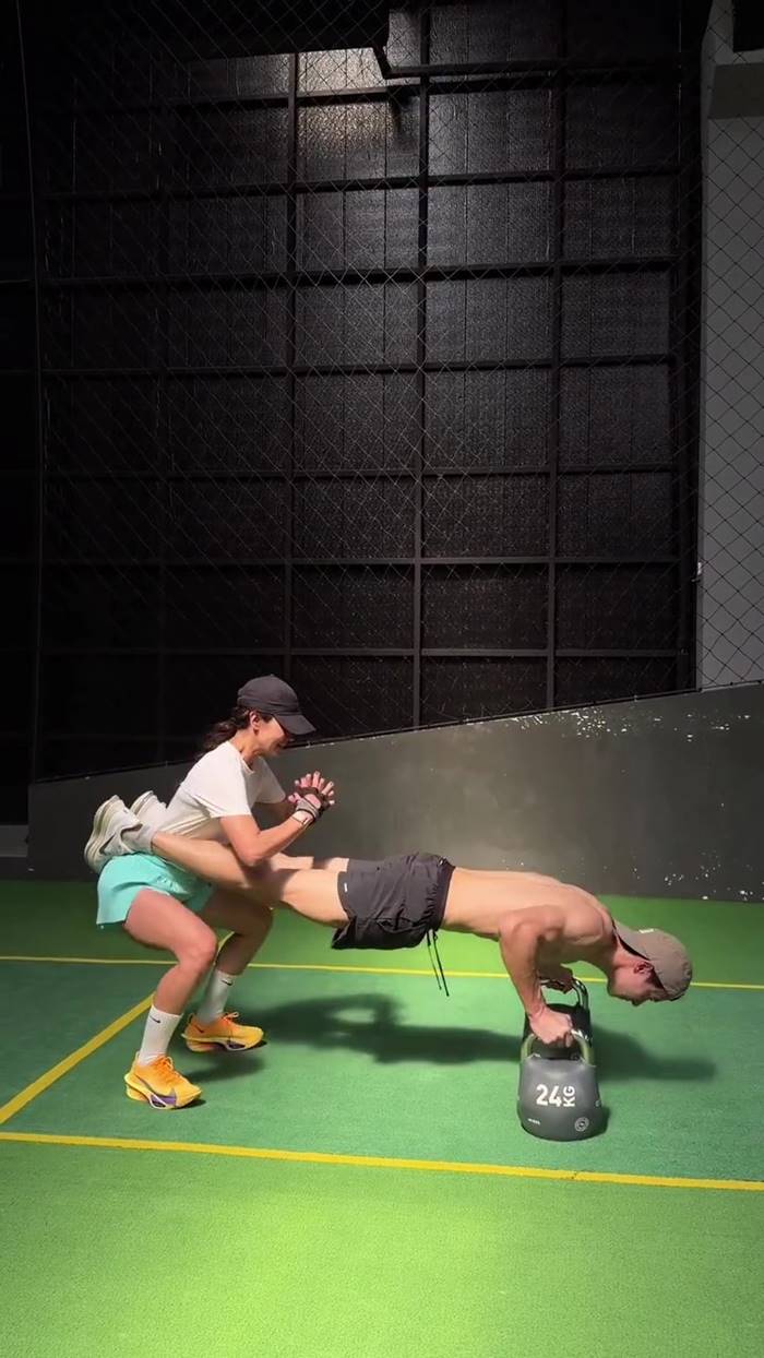  แอน ทองประสม คลิปออกกำลังกายกับ เจมส์ จิรายุ