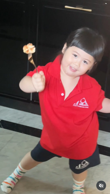 น้องแอบิเกล เปิดโหมดดาราสาว