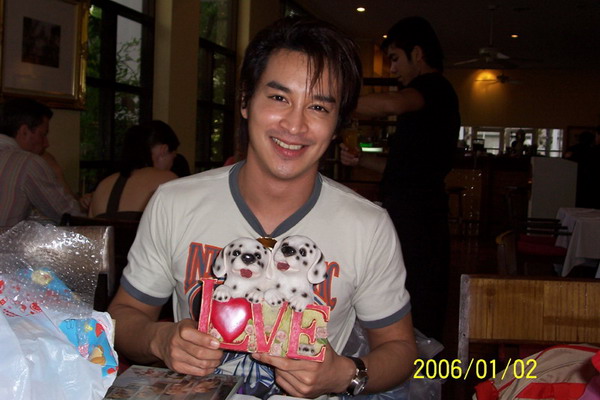 กอล์ฟ อัครา