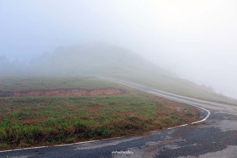 ฟ้าสางที่ภูลมโล