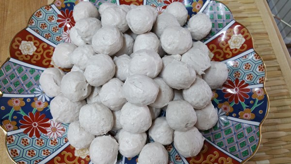 ลูกชิ้นหมูเด้ง