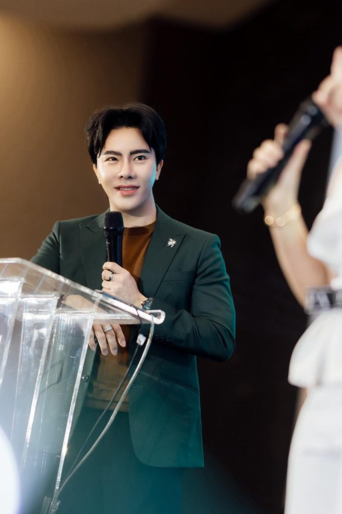 บอสพอล วรัตน์พล วรัทย์วรกุล