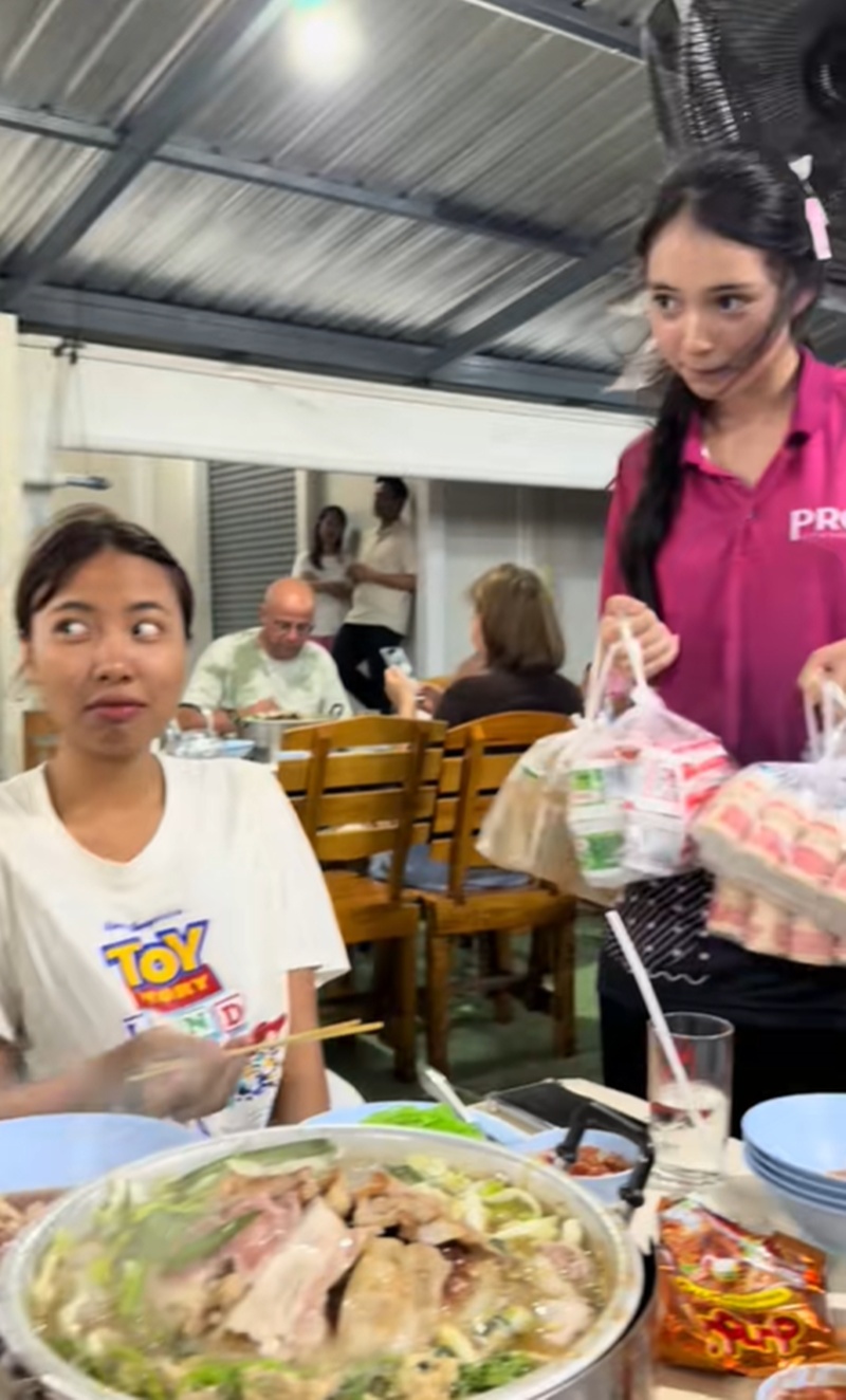 แม่ค้าสวย