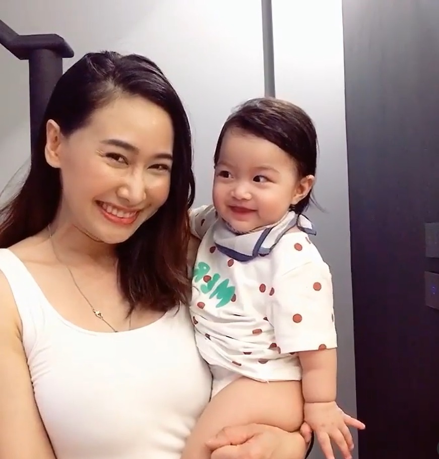 กุ้งพลอย กนิษฐ์รินทร์