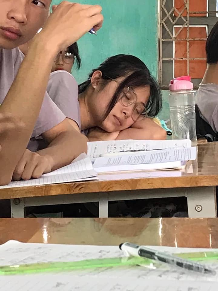 หลับในห้องเรียน