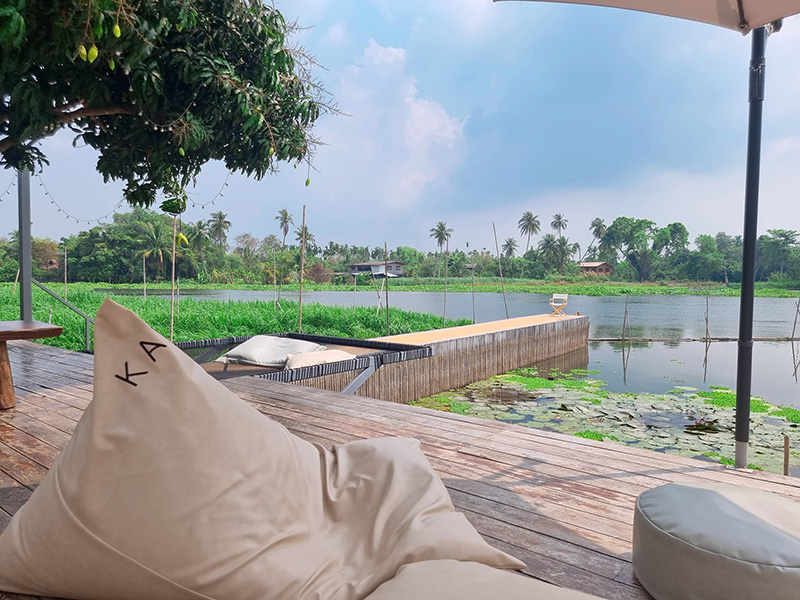 คาเฟ่ริมน้ำ ใกล้กรุงเทพ