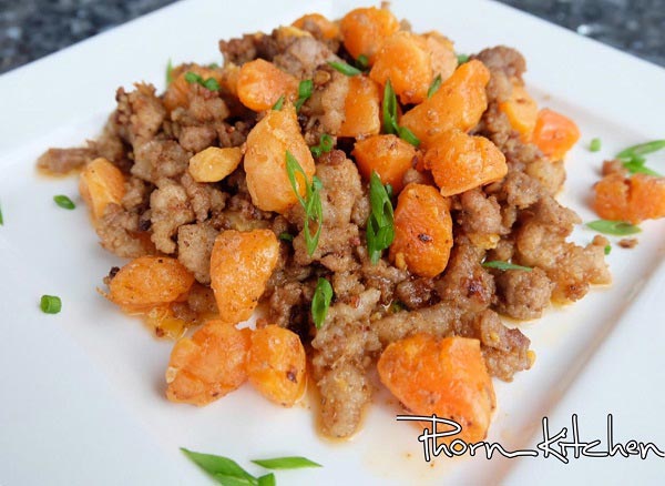 หมูสับผัดไข่เค็ม