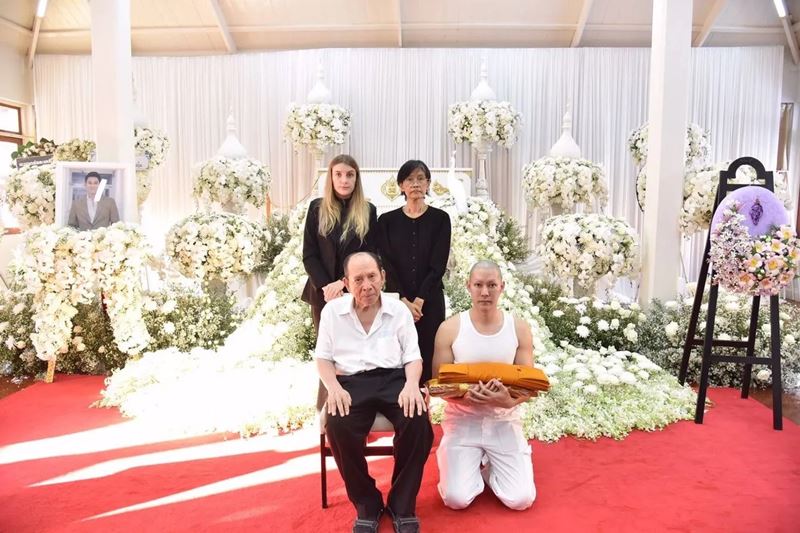 แอมป์ พีรวัศ บวชให้ อ๋อม อรรคพันธ์