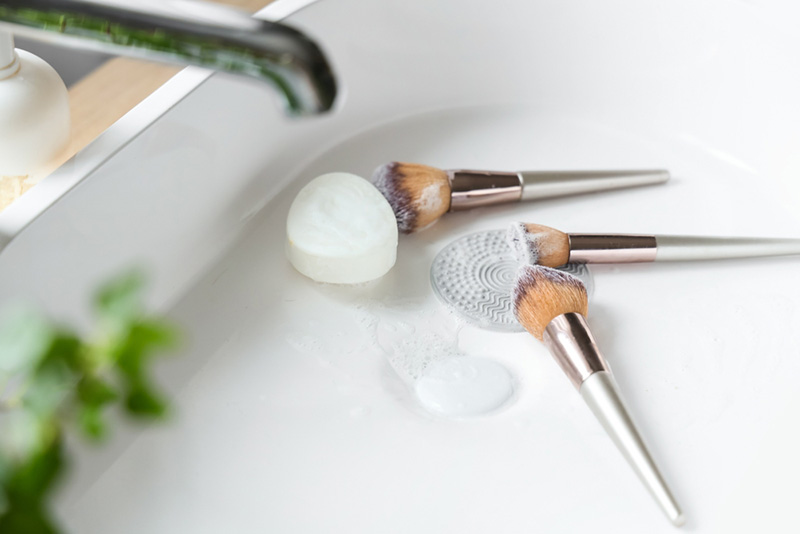 ล้างแปรงแต่งหน้า