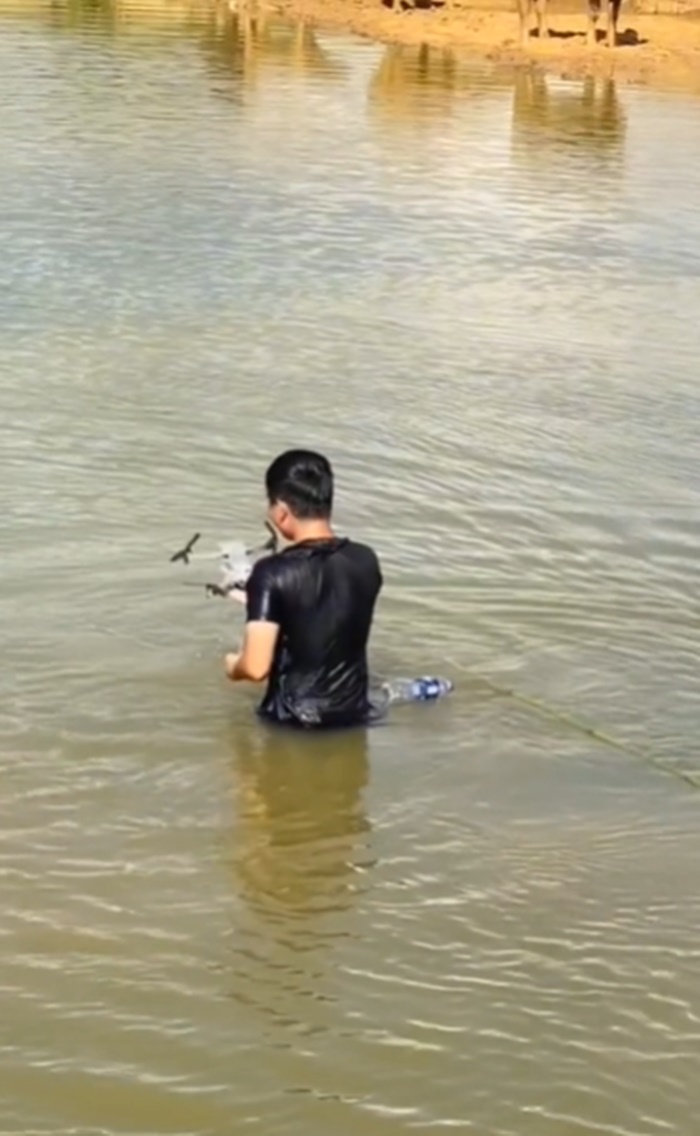 โดรนตกปลา