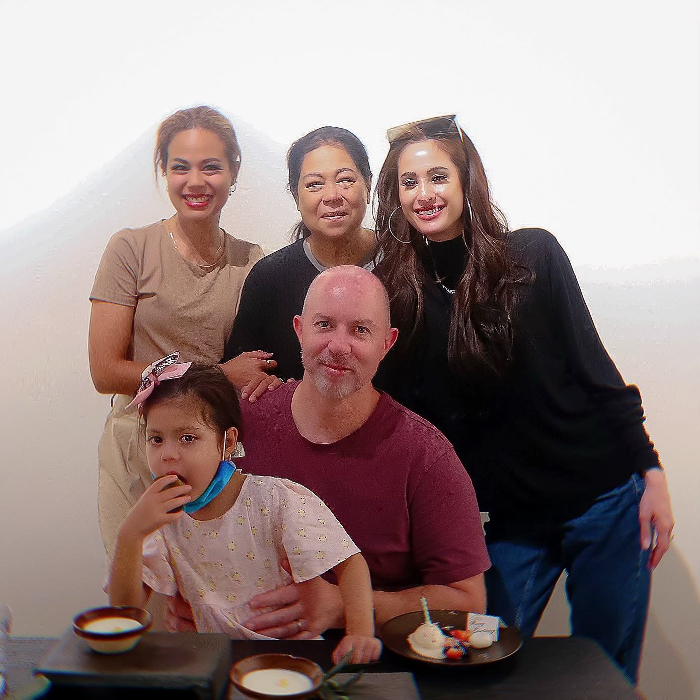 ขวัญ อุษามณี