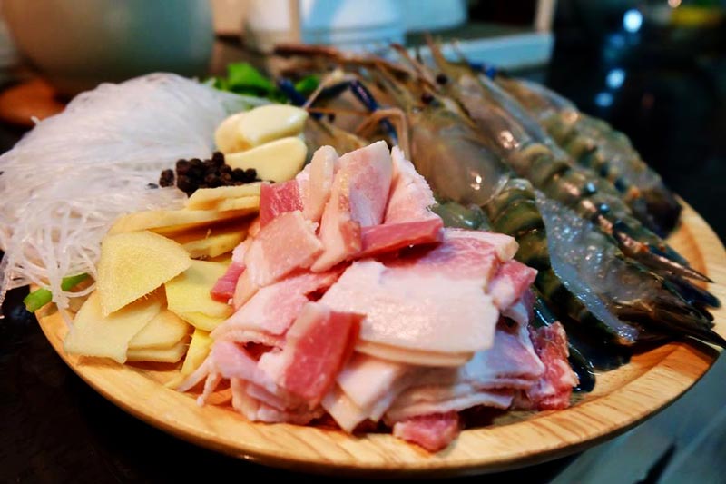 กุ้งอบวุ้นเส้น