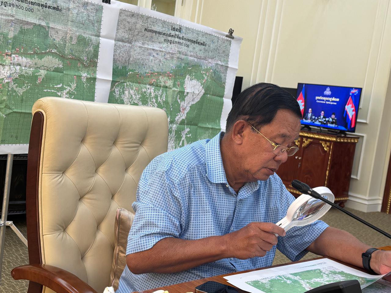 ฮุนเซน โพสต์ภาพโต้หนีไปจีน ยันยังอยู่ประเทศและร่วมบัญชาการรบ