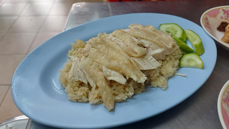 ข้าวมันไก่ป้าเล็ก ท่าดินแดง