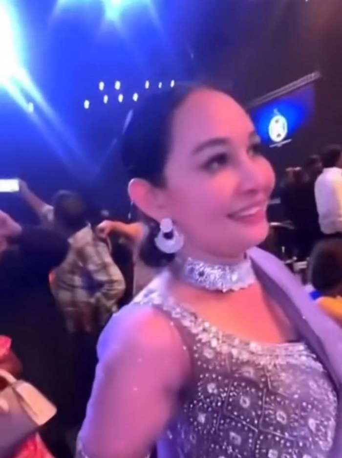  คุณแม่ โอปอล สุชาตา 