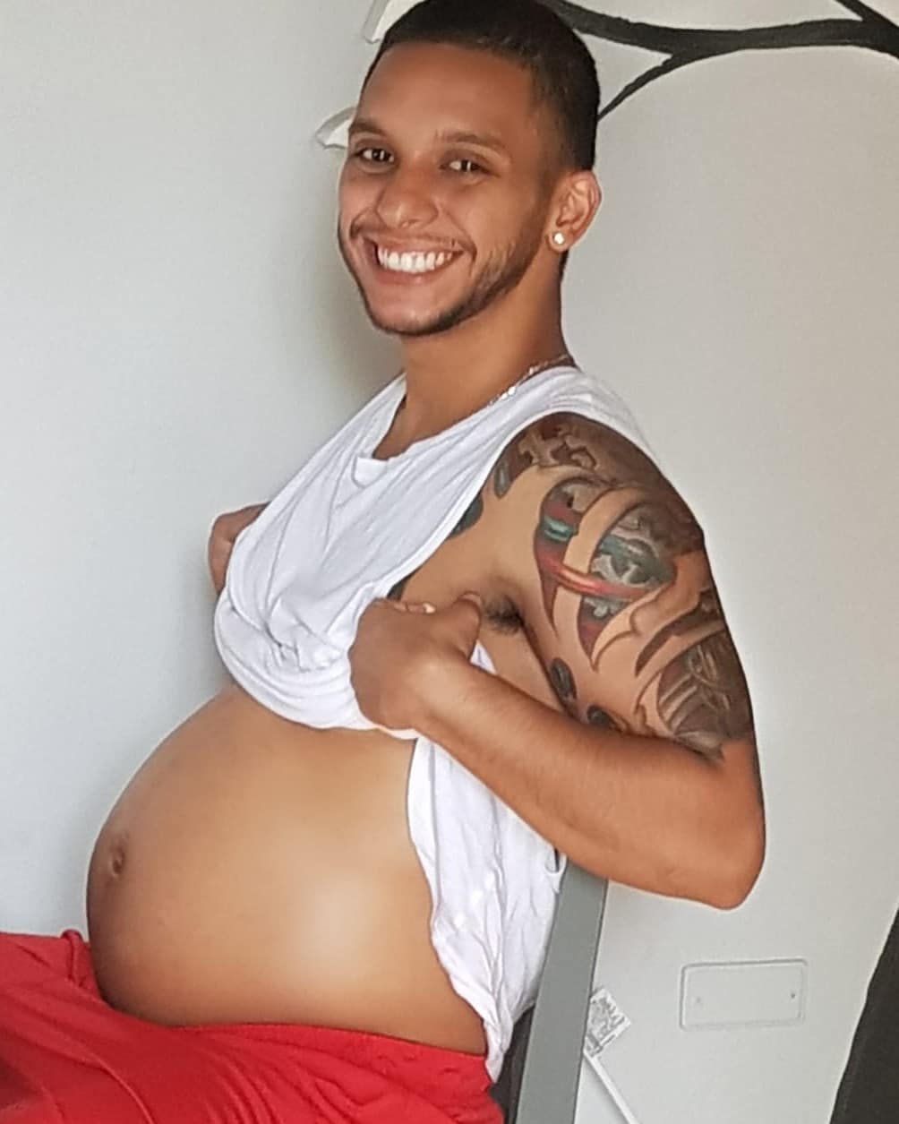 สามีข้ามเพศตั้งท้อง