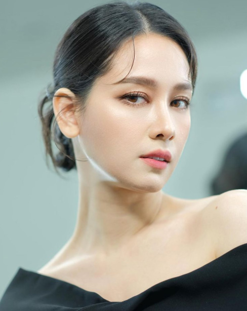 โม อมีนา