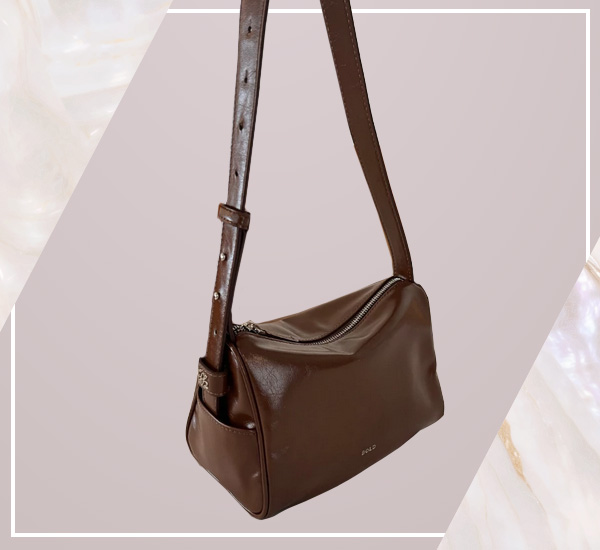 กระเป๋าสะพายสีน้ำตาล 2025 รวม 13 กระเป๋าดีไซน์สวยคลาสสิก แมตช์ง่าย จุของได้เพียบ