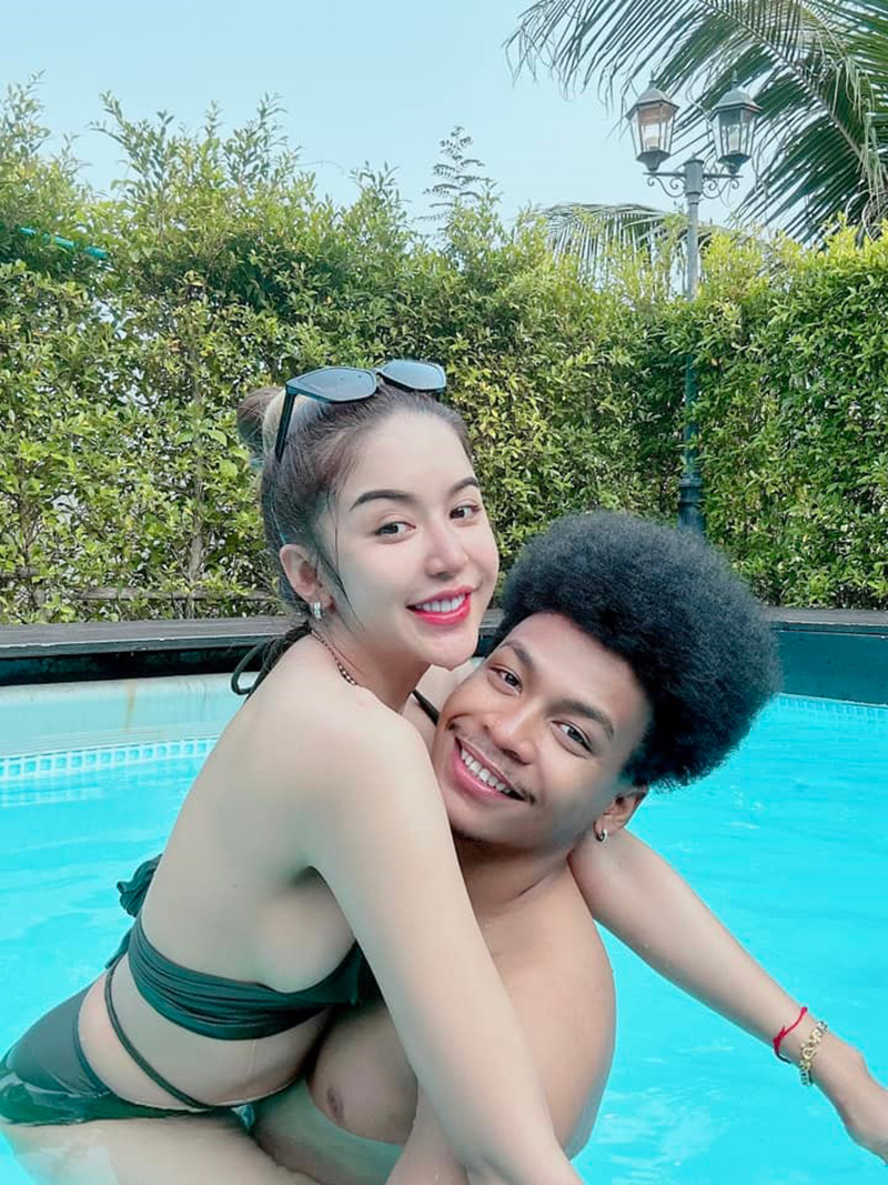 นัส เมียโชค รถแห่ 