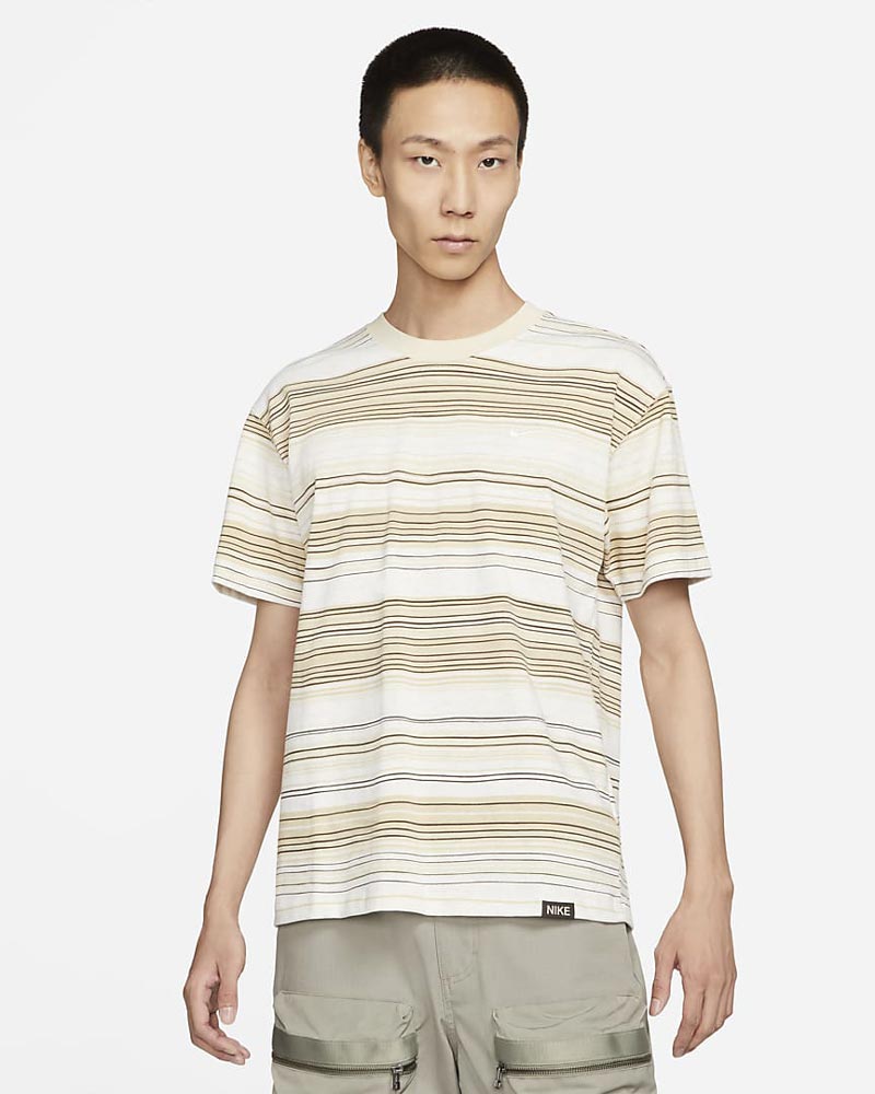 เสื้อผ้าใส่อยู่บ้านผู้ชาย