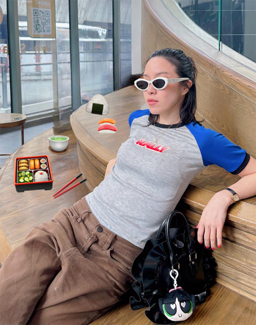 พลอย หอวัง ทรงผมมัดครึ่งหัว