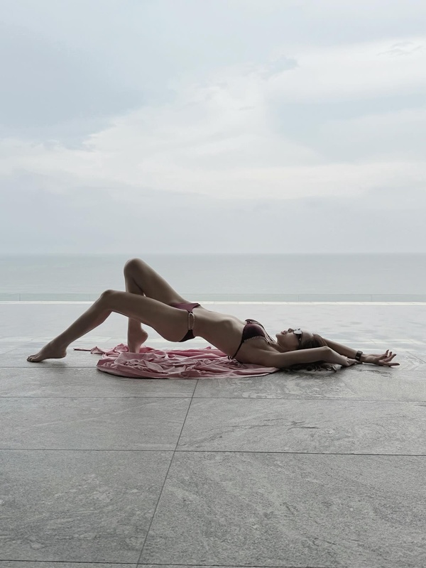 เป้ย ปานวาด อวดหุ่นเซี้ยะในชุดบิกินี่