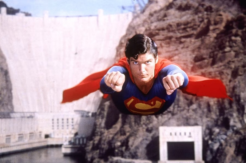 ภาพ Christopher Reeve ขณะสวมชุด Superman