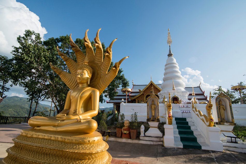 วัดพระธาตุดอยเล็ง ไหว้พระปางนาคปรกวัดไหนดี