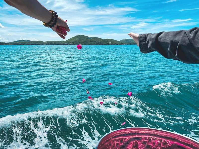 ลอยอังคาร ตั้ว ศรัณยู