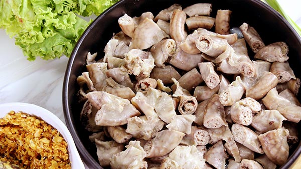 ไส้หมูทอดกรอบกระเทียม