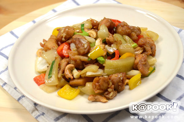 ไก่ผัดเม็ดมะม่วงหิมพานต์ ผักกาดดองกระป๋อง
