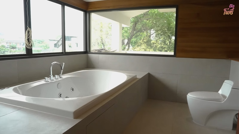 บ้านใหม่ ชาคริต