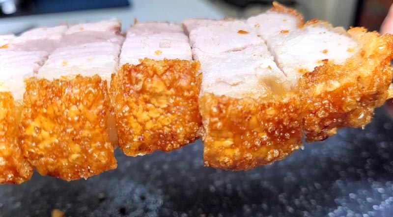 หมูกรอบ