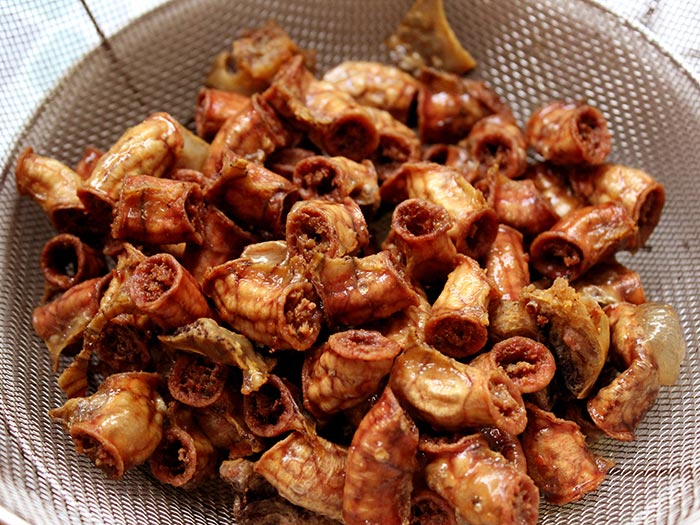 ไส้หมูทอดกรอบกระเทียม