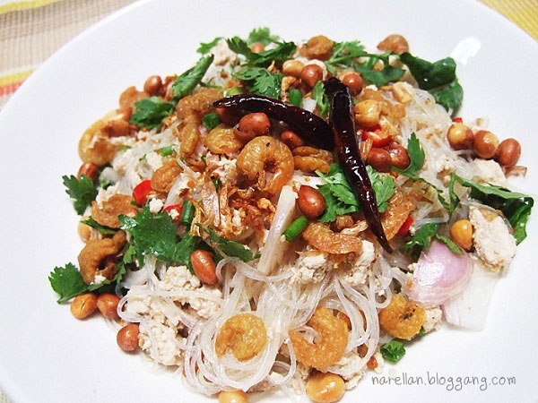 ยำวุ้นเส้น
