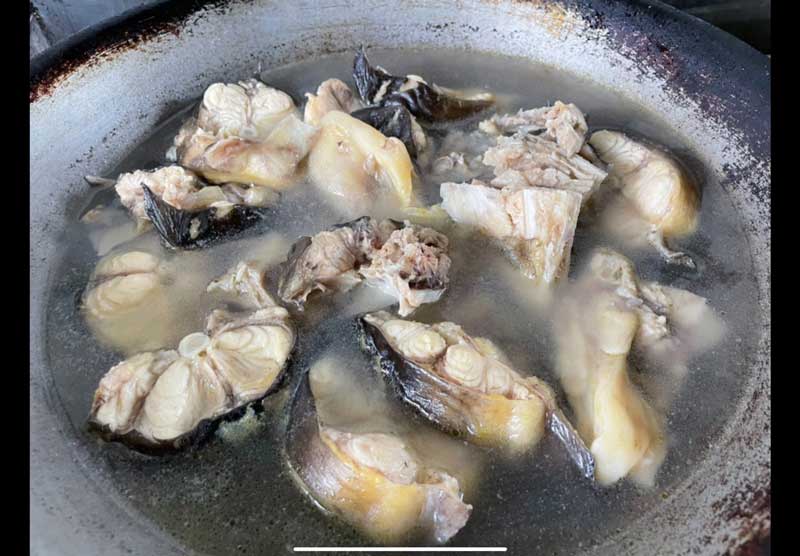 ปลาดุกผัดพริกแกง