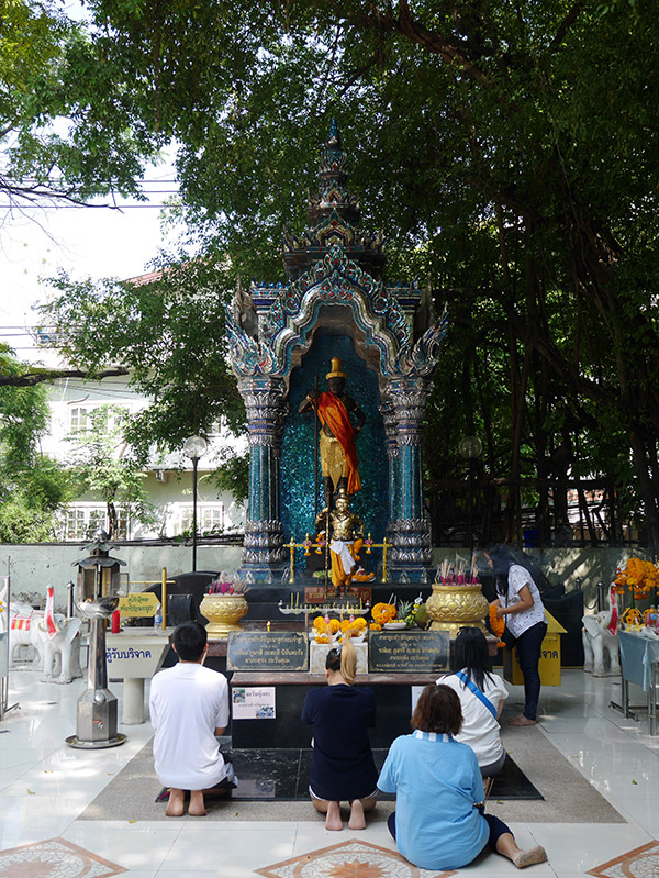 ศาลท้าวหิรัญพนาสูร โรงพยาบาลพระมงกุฎเกล้า กรุงเทพฯ
