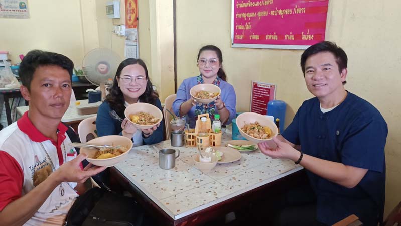 ร้านป้าเมียด ตลาดปากถัก