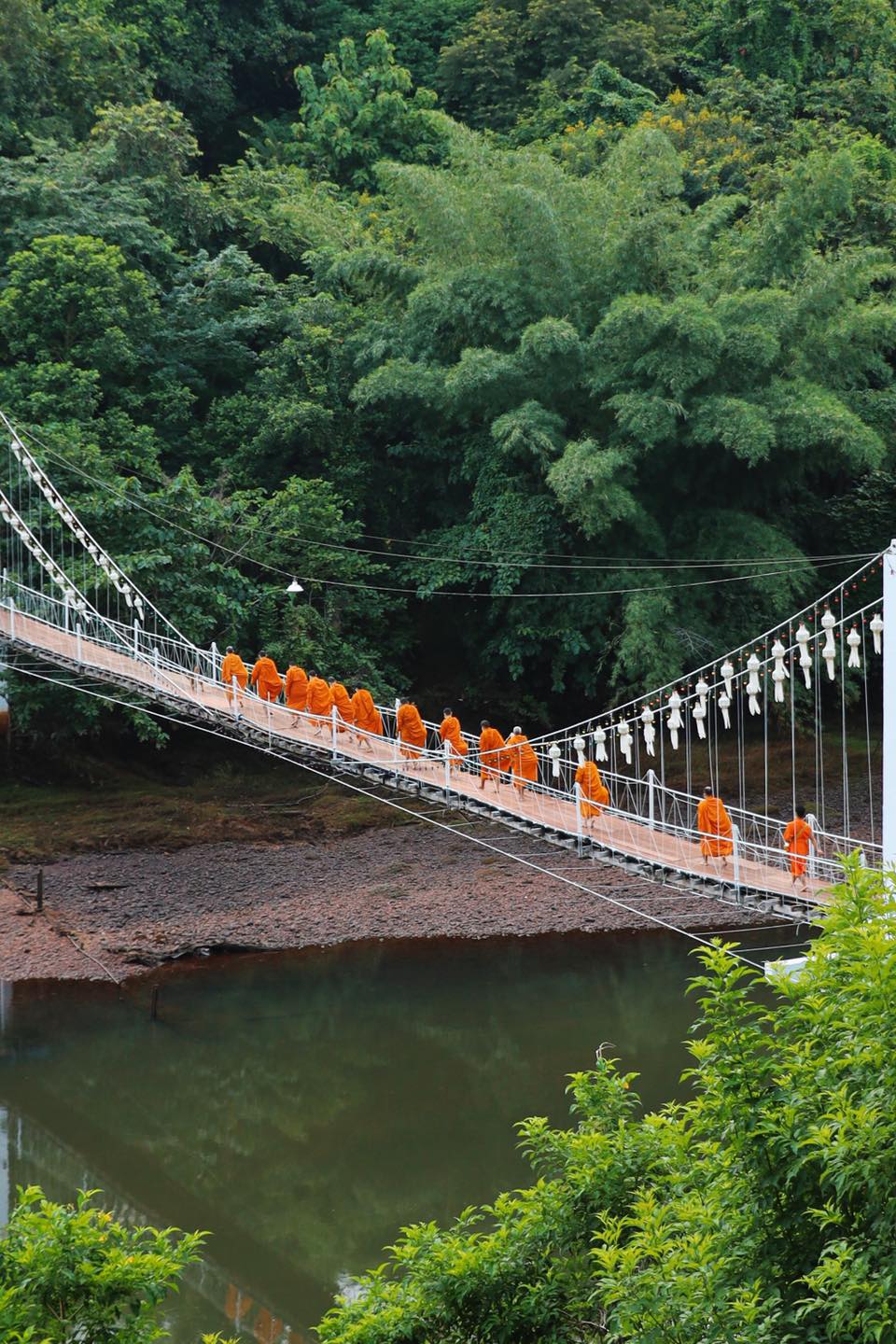 สะพานแขวนหลวงปู่สาย