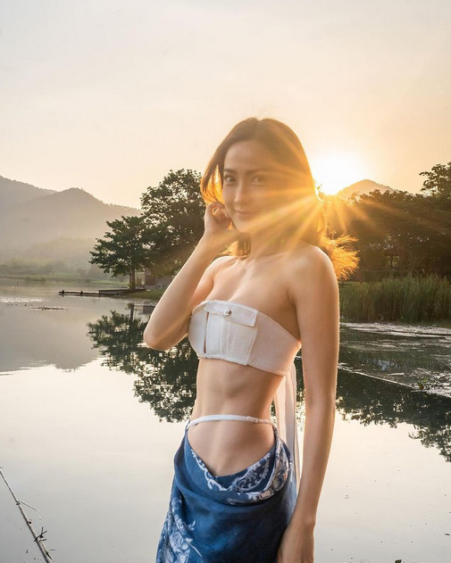 ดาราชุดว่ายน้ำ